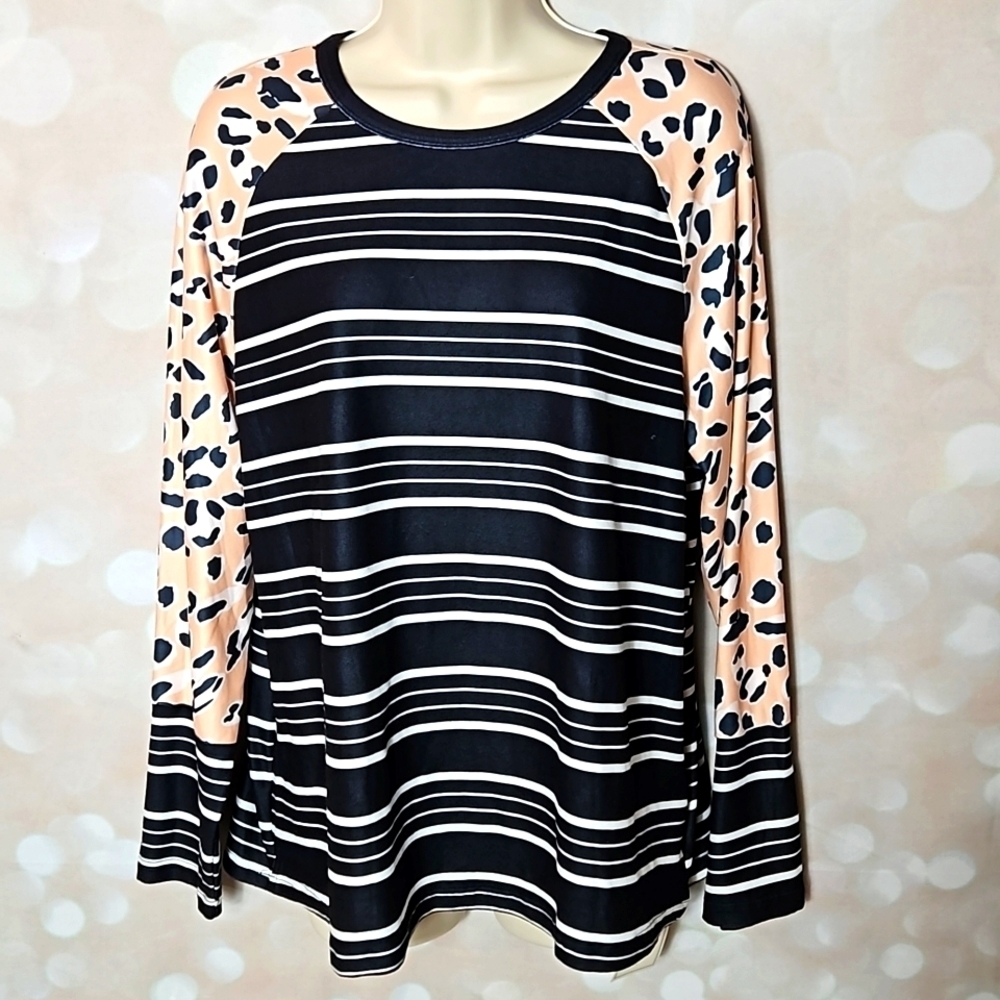 Cinnie Boutique | Pink and Black Raglan Sleeve Knit Top